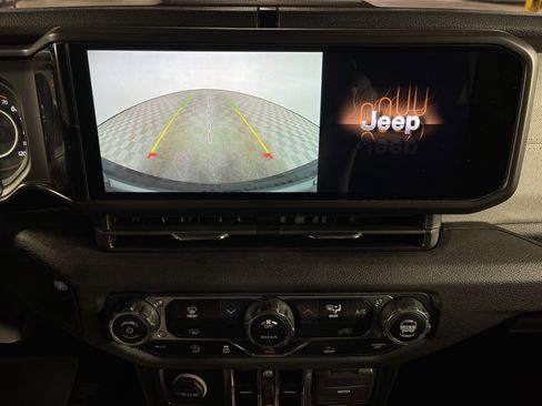 Used 2024 Jeep Wrangler Sport S image 22