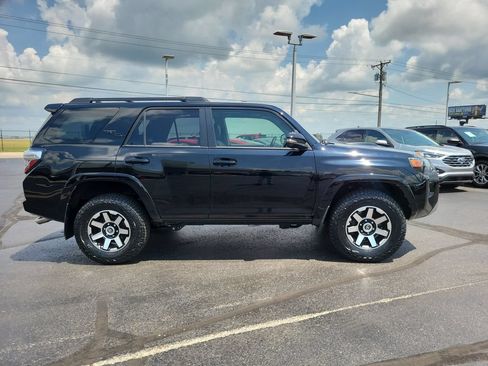Used 2020 Toyota 4Runner TRD Off-Road Premium w/ Moonroof Package AWD/4WD image 3
