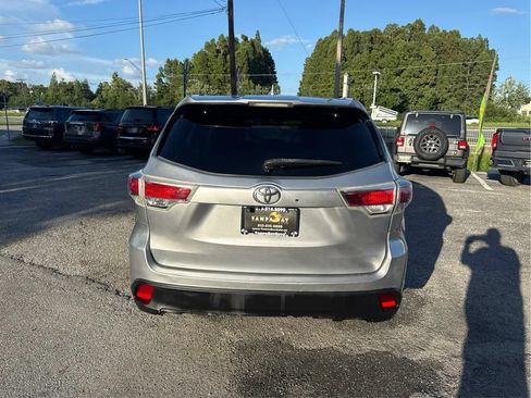 Used 2015 Toyota Highlander XLE AWD/4WD image 6