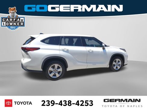 Used 2022 Toyota Highlander L FWD image 7