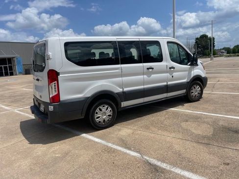 Used 2018 Ford Transit 150 XLT RWD image 4