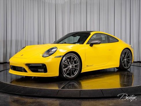 Used 2024 Porsche 911 Carrera T RWD image 4