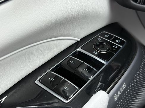 Used 2024 Cadillac Lyriq Sport AWD/4WD image 32