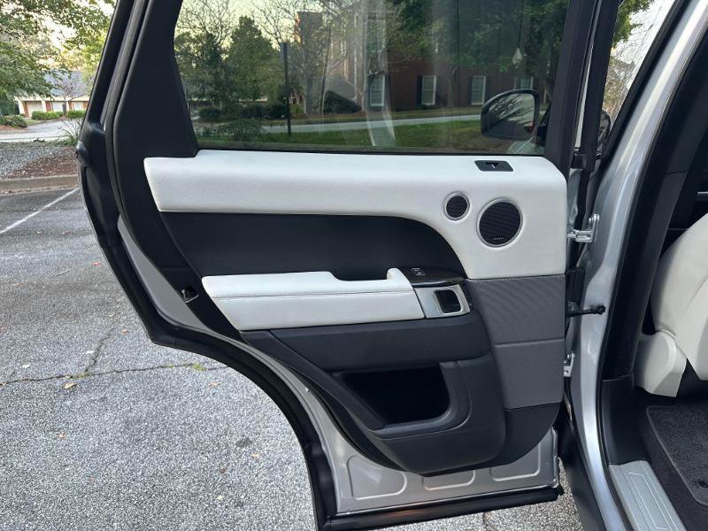 Used 2016 Land Rover Range Rover Sport HSE AWD/4WD image 18