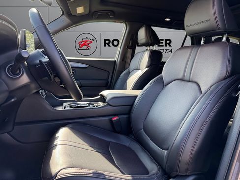 Used 2025 Honda Pilot Black Edition image 10