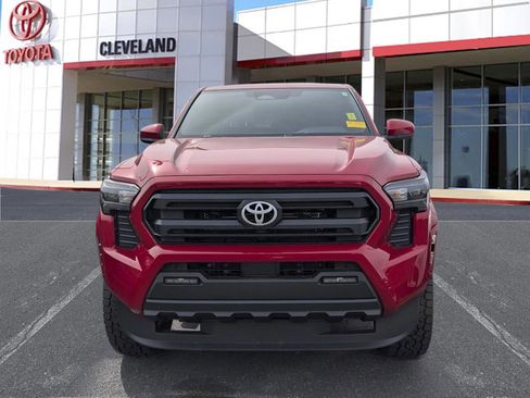 Used 2025 Toyota Tacoma SR5 AWD/4WD image 3