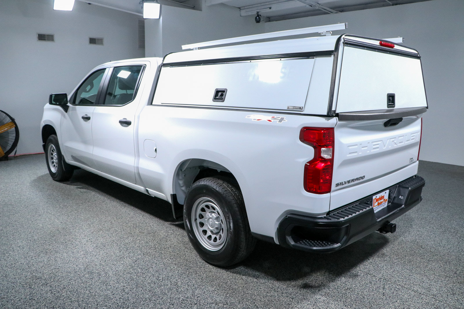 Used 2024 Chevrolet Silverado 1500 W/T w/ Trailering Package AWD/4WD image 9