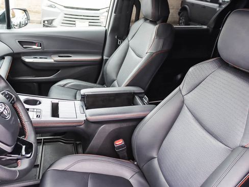 Used 2022 Toyota Sienna XSE image 17