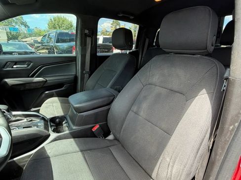 Used 2024 Chevrolet Colorado LT w/ LT Convenience Package II AWD/4WD image 13