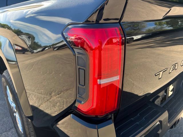 Used 2024 Toyota Tacoma Limited w/ Limited Package (LT) AWD/4WD image 10