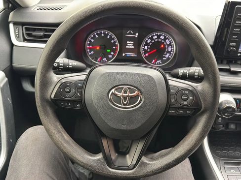 Used 2021 Toyota RAV4 XLE FWD image 10