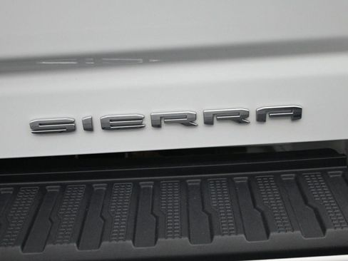 Used 2024 GMC Sierra 2500 Denali w/ Denali Reserve Package image 16
