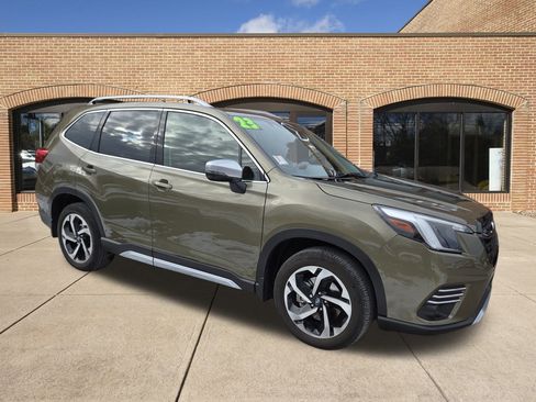 Used 2023 Subaru Forester Touring image 1