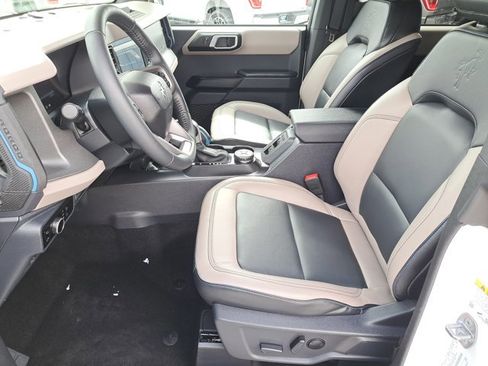 Used 2024 Ford Bronco Wildtrak image 20