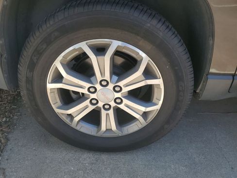 Used 2015 GMC Acadia SLT w/ Open Road Package FWD image 10