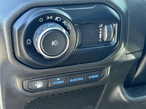 Used 2023 Jeep Wrangler Unlimited Sahara w/ Cold Weather Group image 30