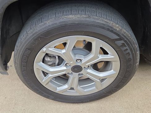 Used 2025 Jeep Compass Sport image 5