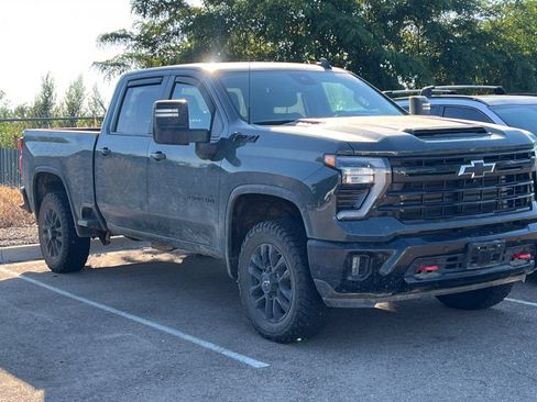 Used 2025 Chevrolet Silverado 2500 LT w/ Trail Boss Package AWD/4WD image 2