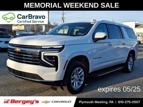 Used 2025 Chevrolet Suburban LT AWD/4WD image 1