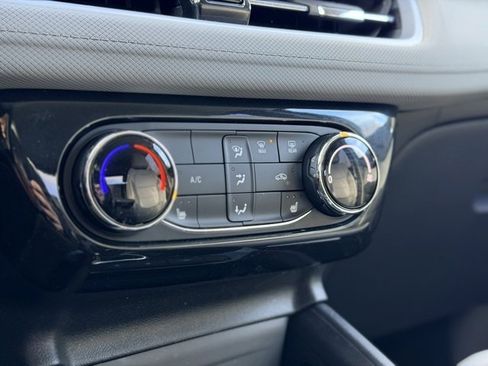 Certified 2024 Chevrolet TrailBlazer LT w/ LT Cold Weather Package image 14