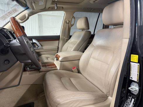 Used 2014 Toyota Land Cruiser 4dr 4WD (Natl) image 8