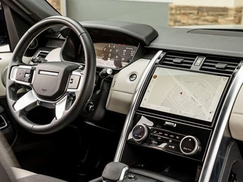Certified 2023 Land Rover Discovery S R-Dynamic AWD/4WD image 38