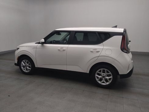 Used 2025 Kia Soul LX FWD image 3