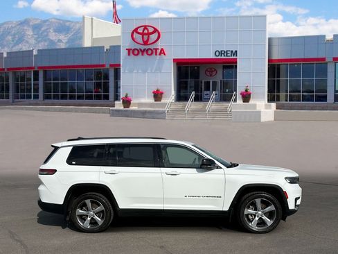 Used 2021 Jeep Grand Cherokee L Limited w/ Luxury Tech Group II AWD/4WD image 3