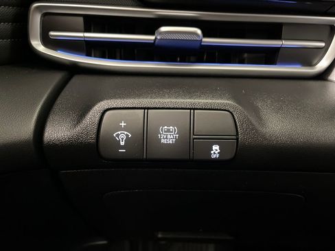 Certified 2025 Hyundai Elantra Limited image 30