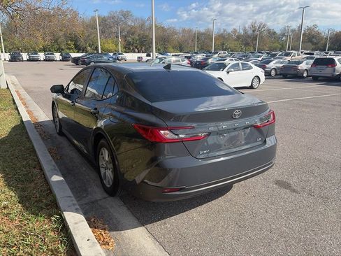 Used 2025 Toyota Camry LE image 2