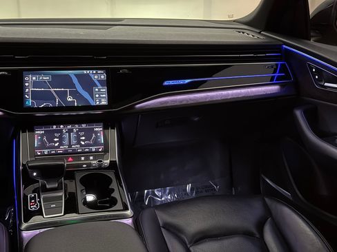 Used 2019 Audi Q8 Premium Plus w/ Premium Plus image 28
