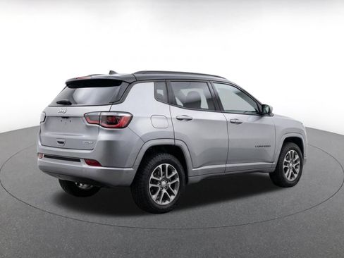Used 2025 Jeep Compass Trailhawk AWD/4WD image 11