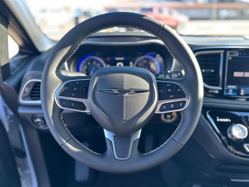 New 2026 Chrysler Pacifica Select image 25