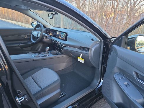 New 2026 Nissan Sentra SV w/ SV Convenience Package image 13