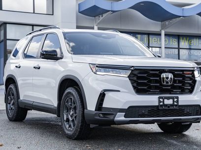 New 2025 Honda Pilot TrailSport