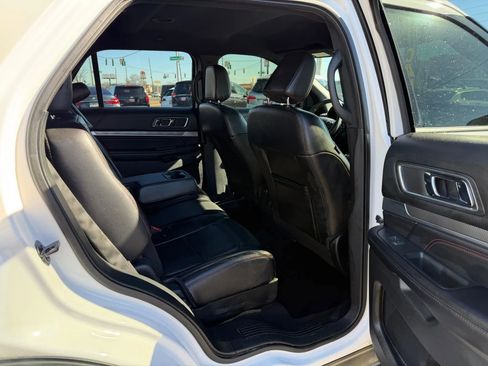 Used 2018 Ford Explorer Sport image 12
