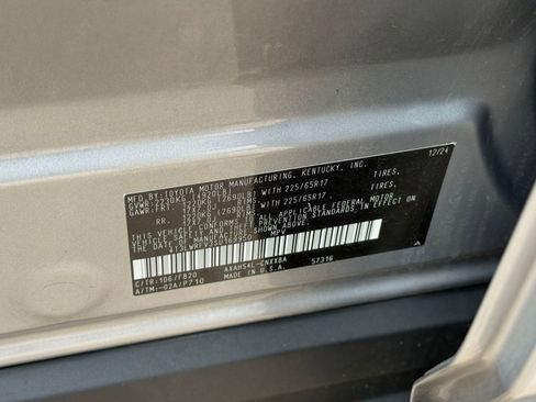 Used 2025 Toyota RAV4 LE image 29