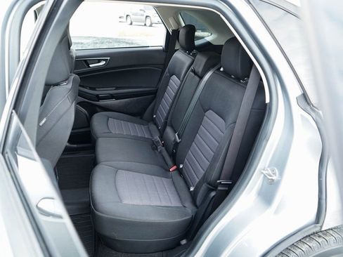 Used 2020 Ford Edge SE image 20