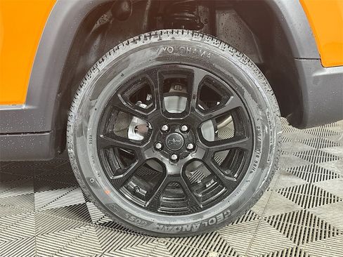 New 2026 Jeep Compass Latitude image 17