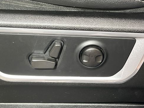 Used 2022 RAM 1500 Laramie RWD image 15