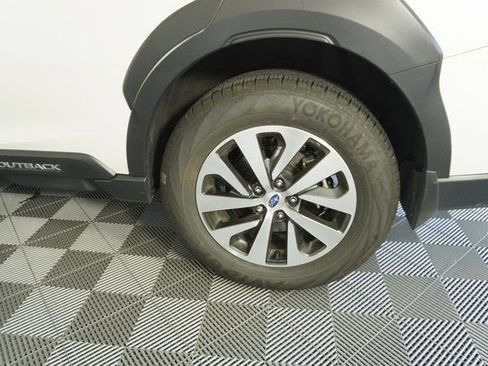 Certified 2025 Subaru Outback Premium image 8