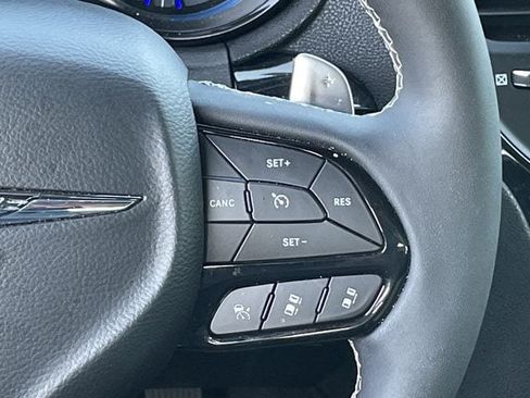 Used 2022 Chrysler 300 S w/ Comfort Group RWD image 14