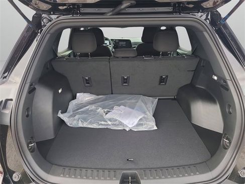 New 2026 Chevrolet Equinox LT image 8