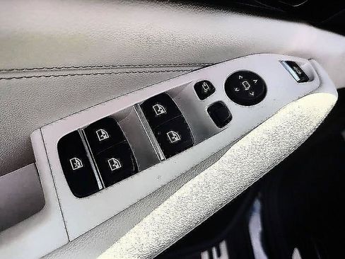 Used 2022 BMW X5 xDrive45e AWD/4WD image 14