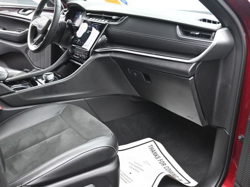 Used 2023 Jeep Grand Cherokee Altitude image 30