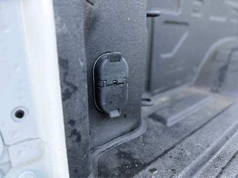 Used 2025 Chevrolet Silverado 2500 W/T image 35