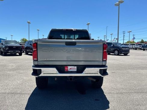 Used 2025 Chevrolet Silverado 2500 LTZ w/ LTZ Plus Package AWD/4WD image 5