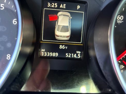 Used 2017 Volkswagen Jetta GLI FWD image 25