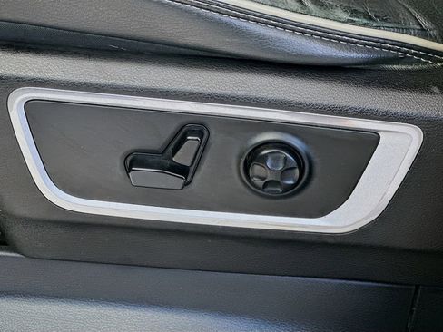 Used 2019 RAM 1500 Laramie image 23