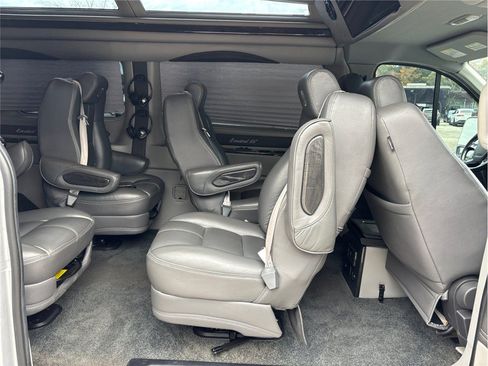 Used 2019 Ford Transit 150 148 Low Roof w/ Exterior Upgrade Package RWD image 39